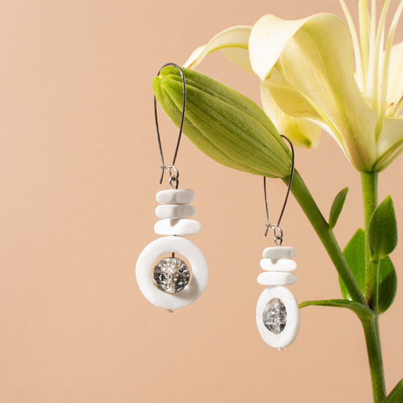 6 Fresh Ways to Style Pearl Studs